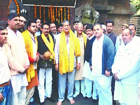 Chief Minister worshiped at Jageshwar shrine